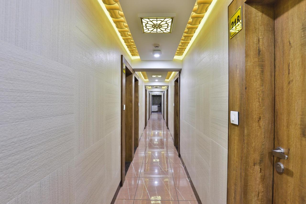 Hotel Pearl Vadodara Exterior photo